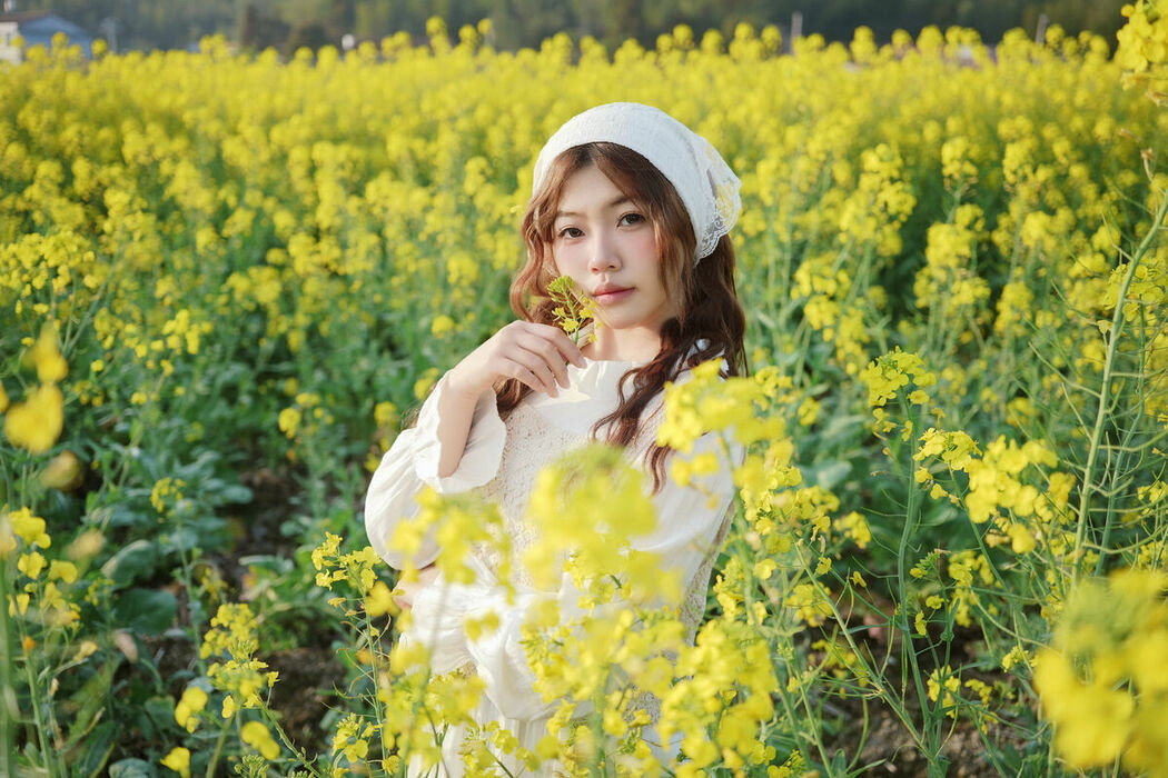 YiTuYu艺图语 Vol.10084 Jing Jing Yi (40P)