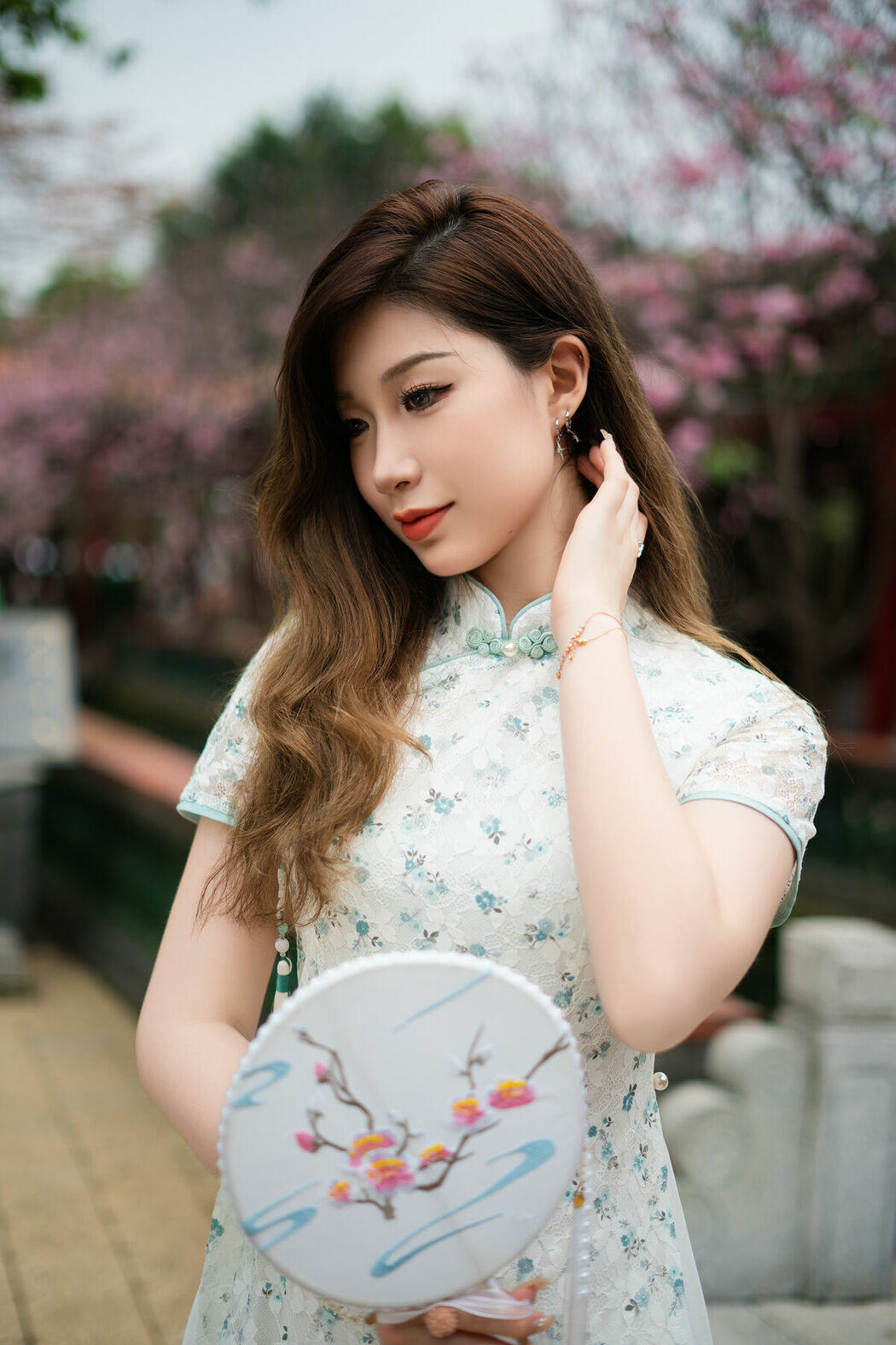 YiTuYu艺图语 Vol.10089 La Bi Xiao Xin (16P)