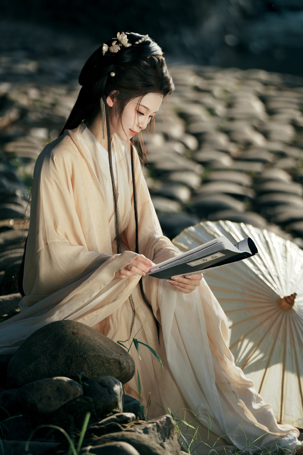 YiTuYu艺图语 Vol.10092 Luo Ning Tang (19P)