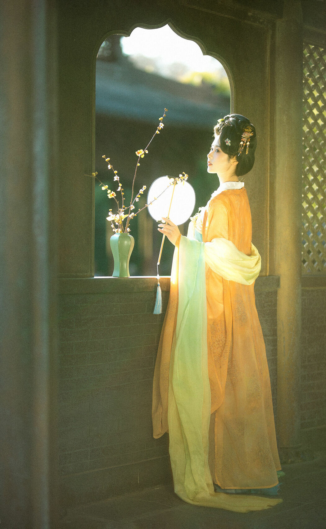 YiTuYu艺图语 Vol.10090 Ren Jian Yue-Su Chen (15P)