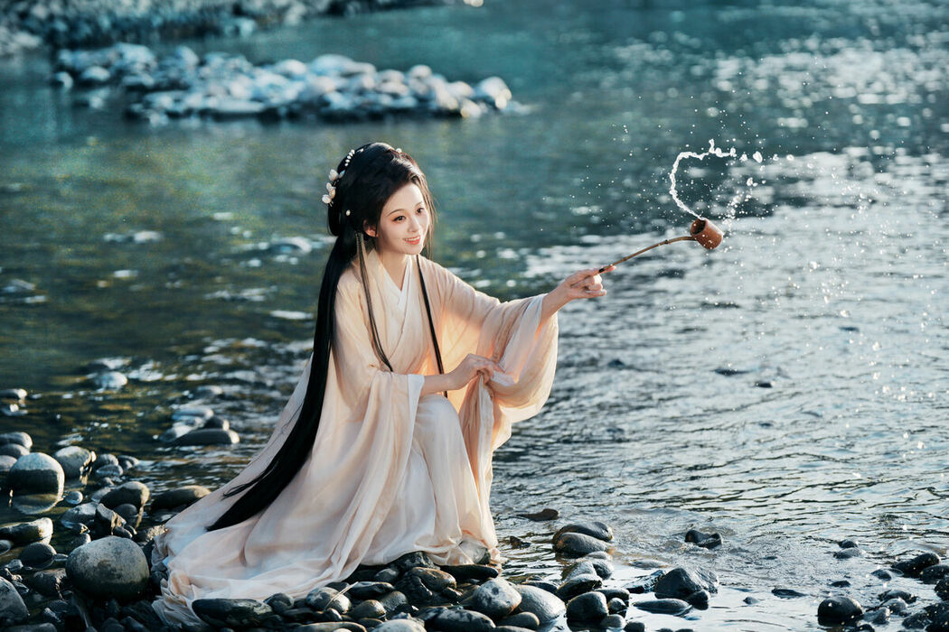 YiTuYu艺图语 Vol.10092 Luo Ning Tang (19P)