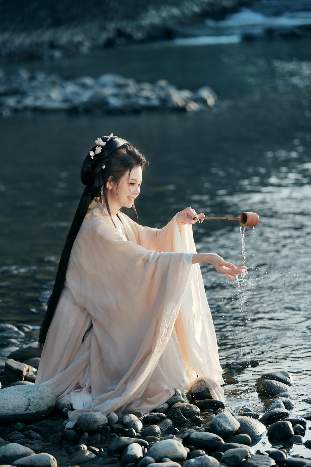 YiTuYu艺图语 Vol.10092 Luo Ning Tang (19P)