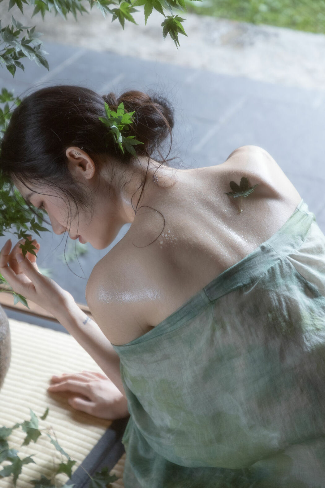 YiTuYu艺图语 Vol.10094 Fei Sato Ni Ni (19P)