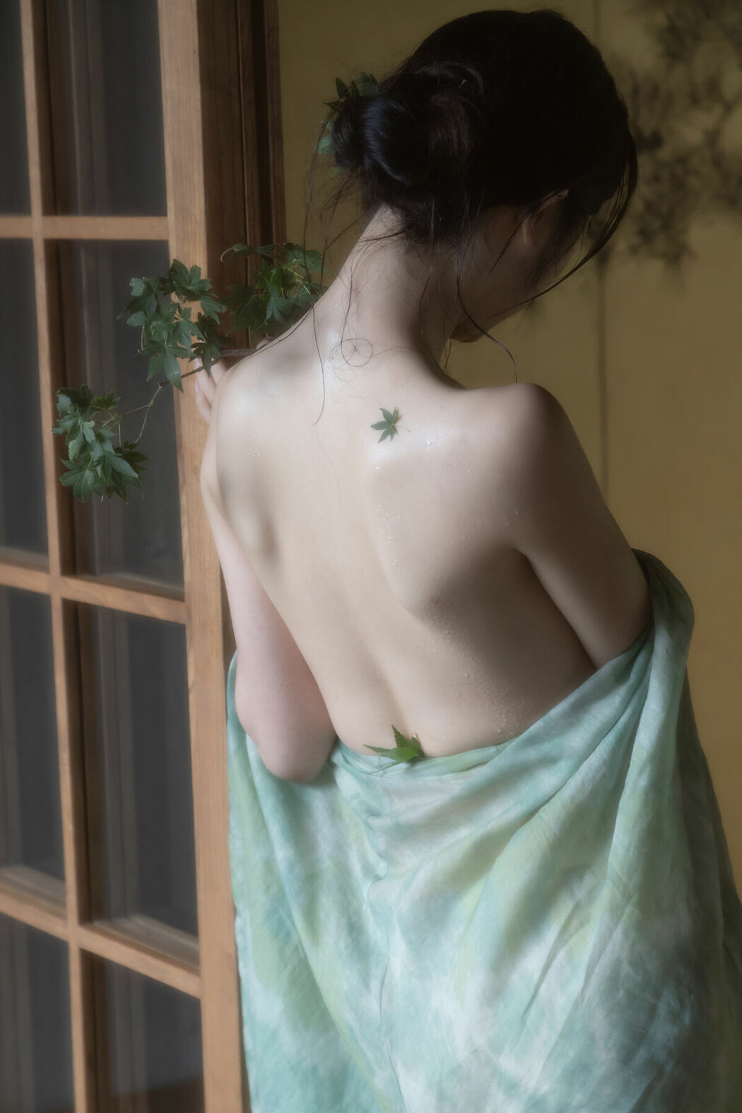 YiTuYu艺图语 Vol.10094 Fei Sato Ni Ni (19P)