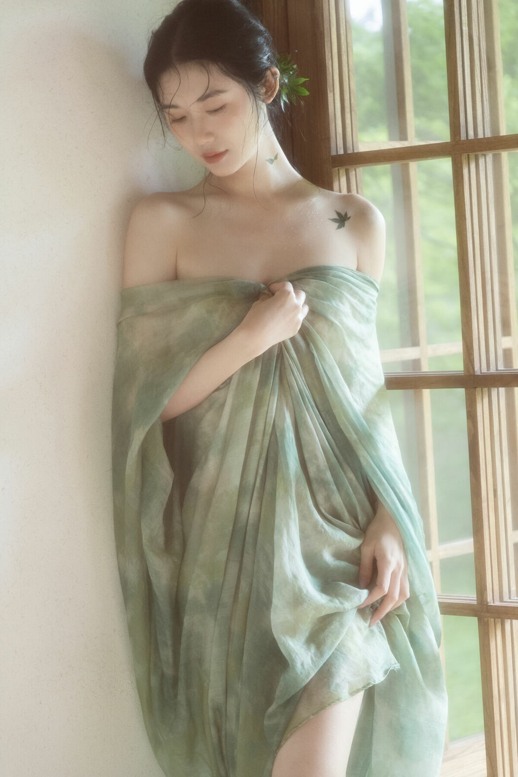 YiTuYu艺图语 Vol.10094 Fei Sato Ni Ni (19P)