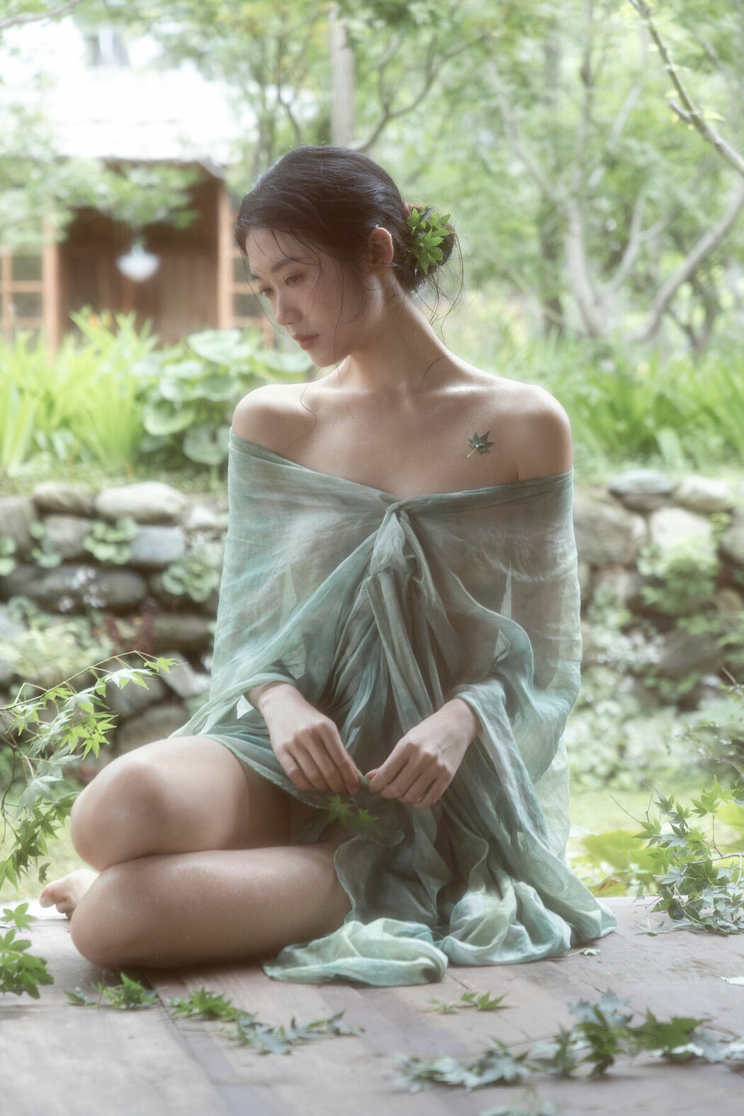 YiTuYu艺图语 Vol.10094 Fei Sato Ni Ni (19P)