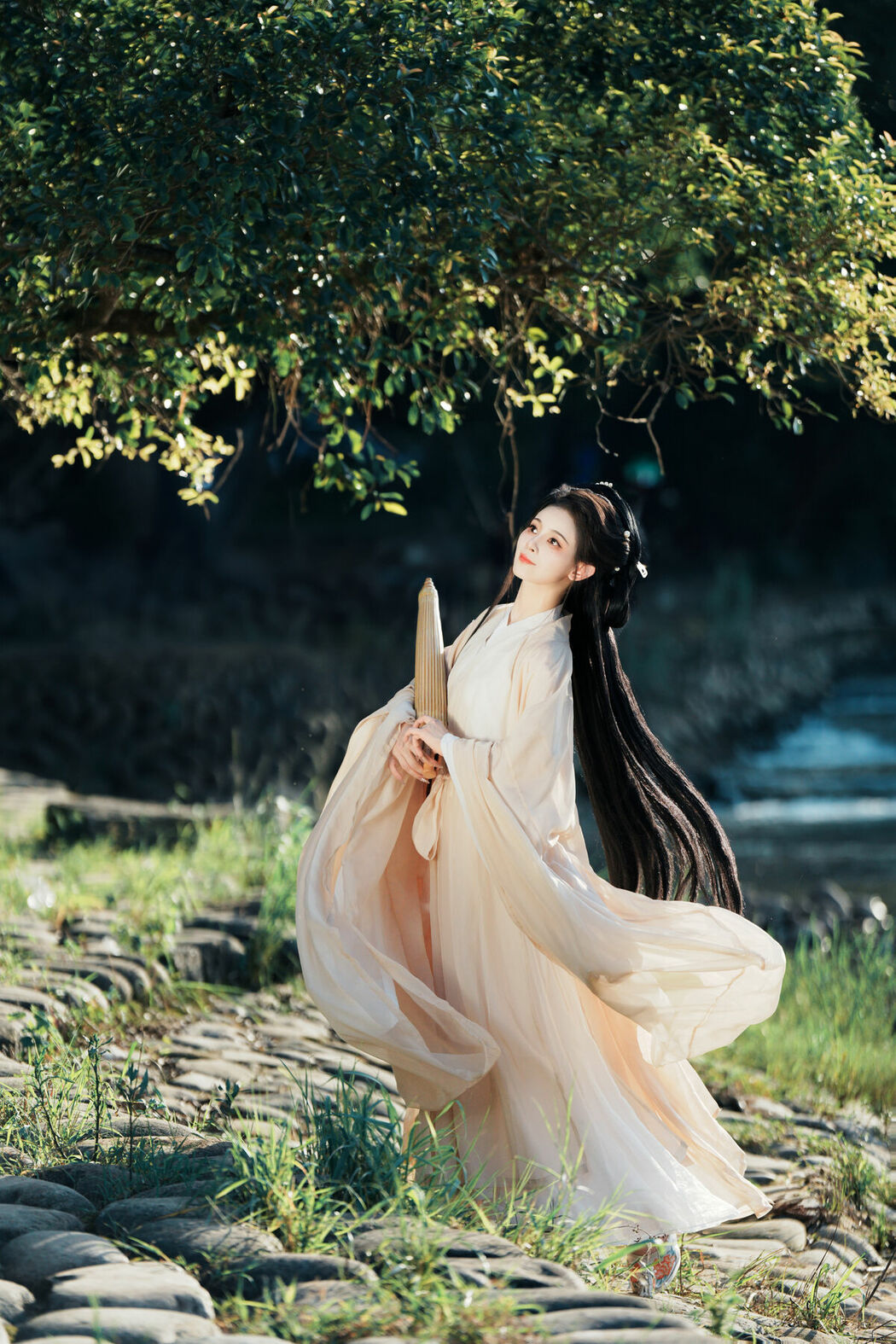 YiTuYu艺图语 Vol.10092 Luo Ning Tang (19P)
