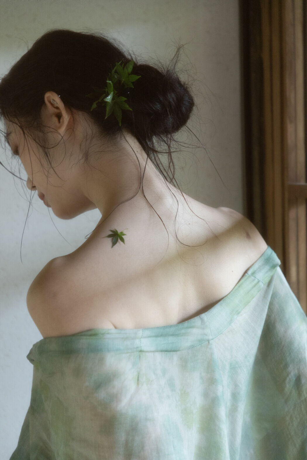 YiTuYu艺图语 Vol.10094 Fei Sato Ni Ni (19P)