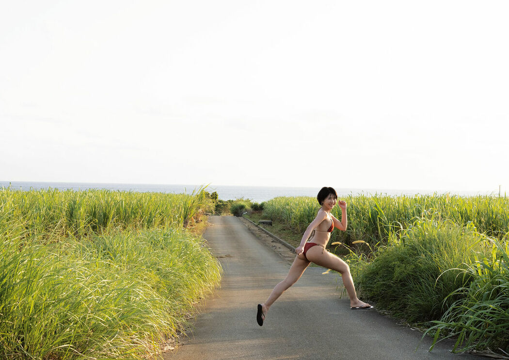 JP Moeka Sasaki 佐々木萌香 – ファースト写真集 いちばん (104P)