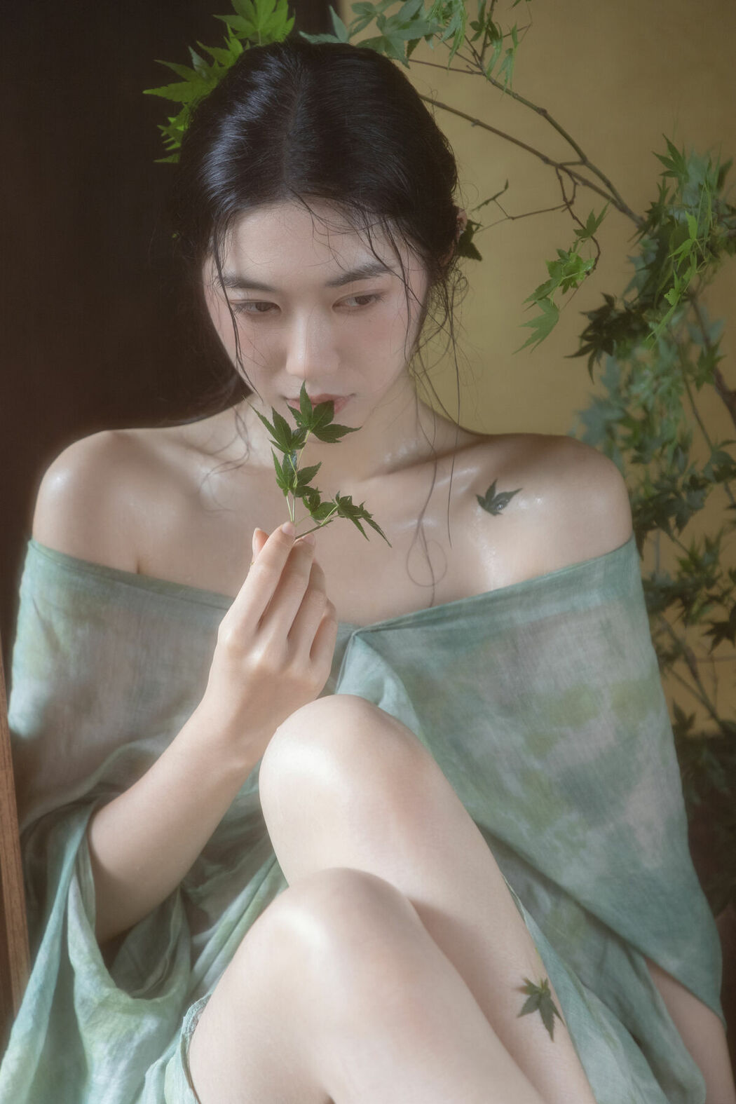 YiTuYu艺图语 Vol.10094 Fei Sato Ni Ni (19P)