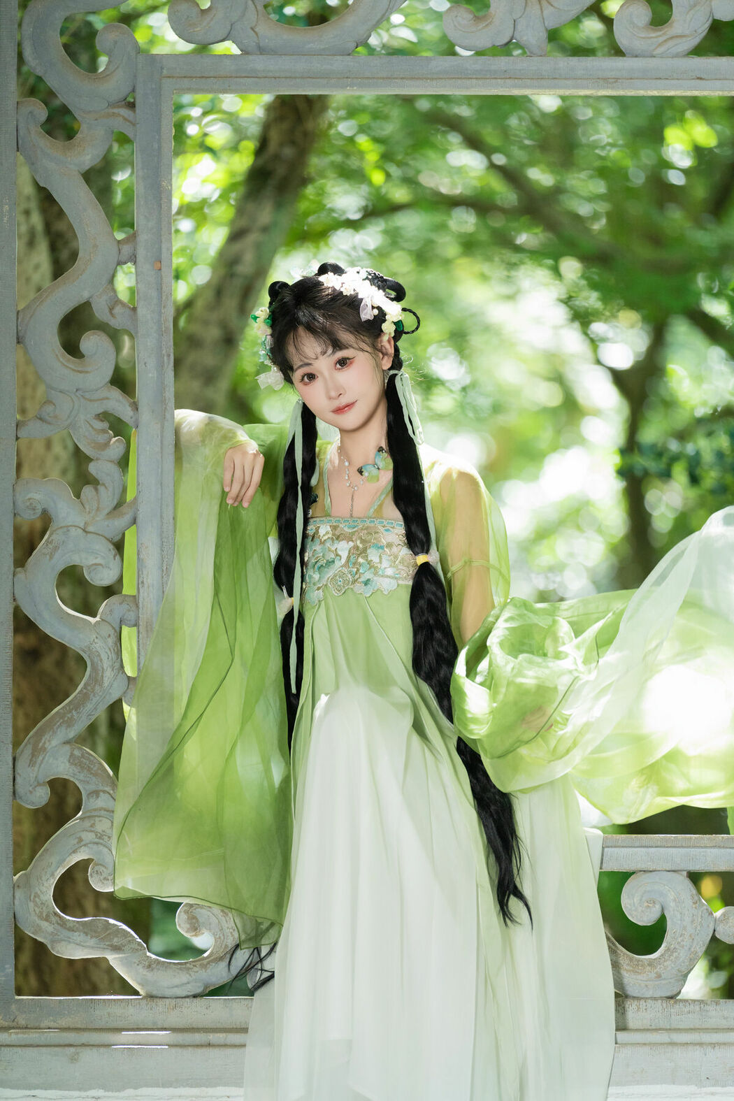 YiTuYu艺图语 Vol.10102 Jiao Yi Zhi Sui Sui (53P)