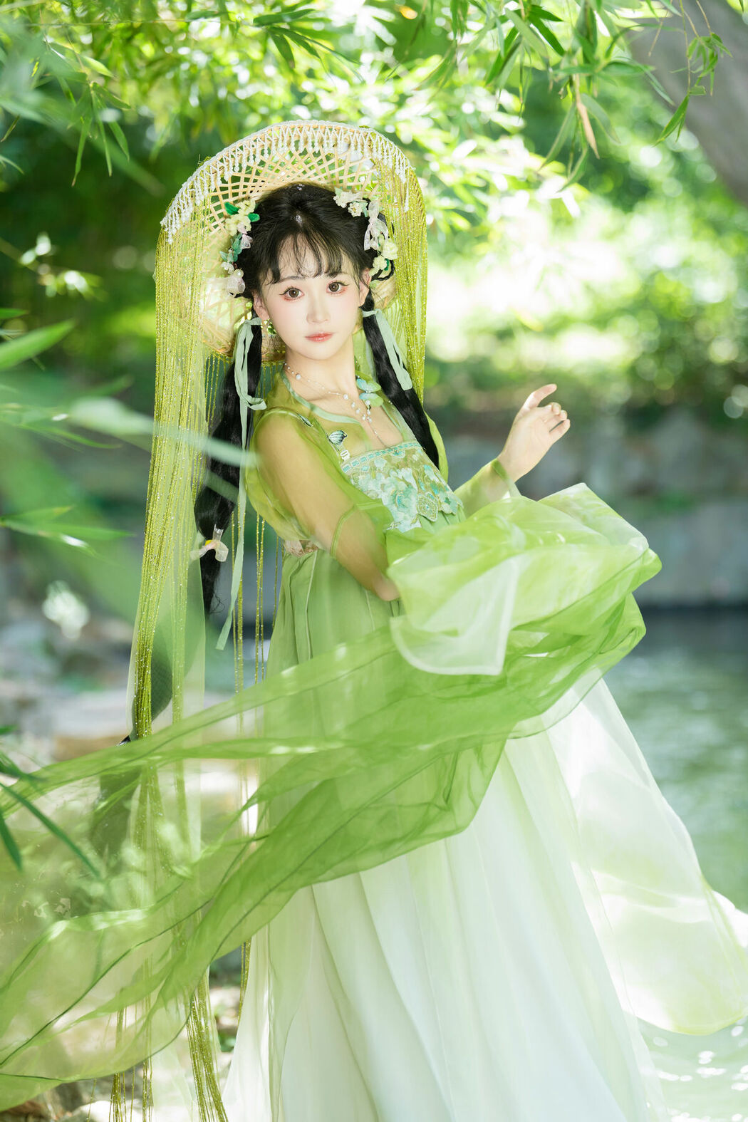 YiTuYu艺图语 Vol.10102 Jiao Yi Zhi Sui Sui (53P)