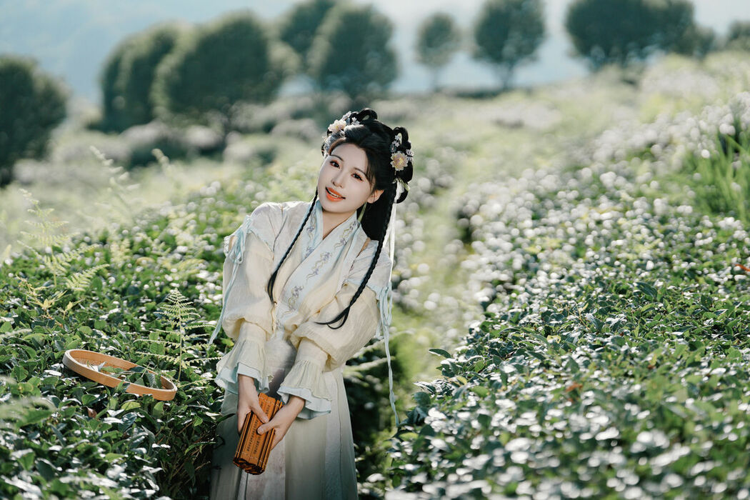 YiTuYu艺图语 Vol.10099 Gui Hua Ya (23P)