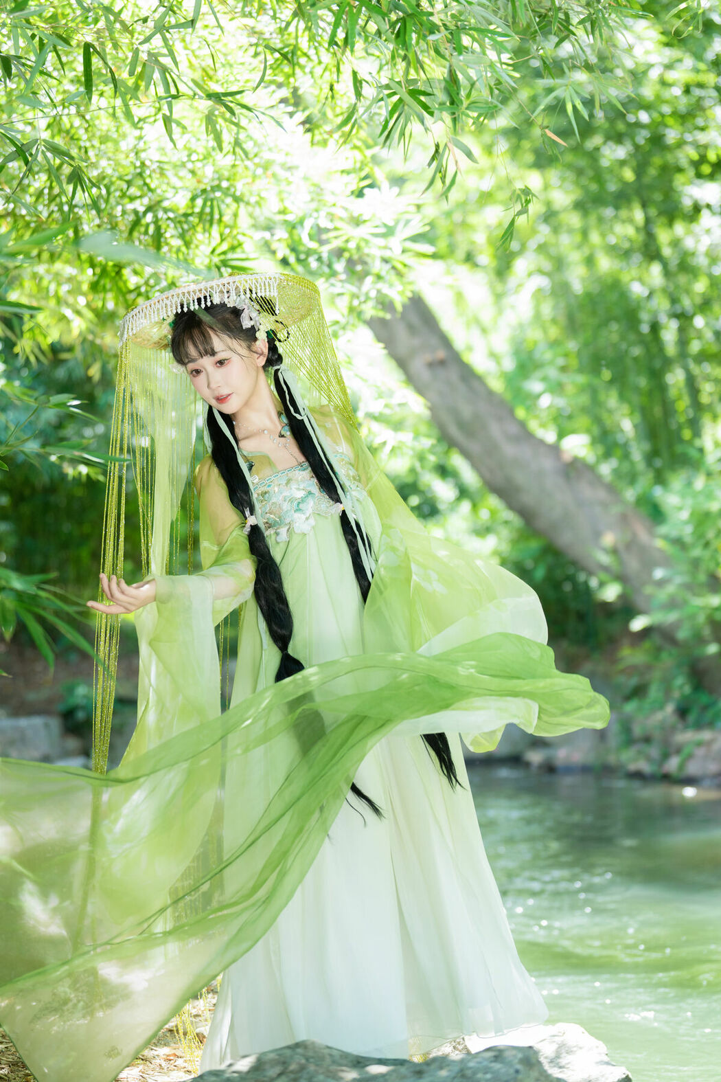 YiTuYu艺图语 Vol.10102 Jiao Yi Zhi Sui Sui (53P)