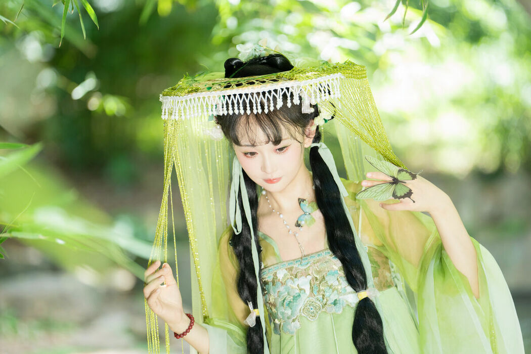 YiTuYu艺图语 Vol.10102 Jiao Yi Zhi Sui Sui (53P)