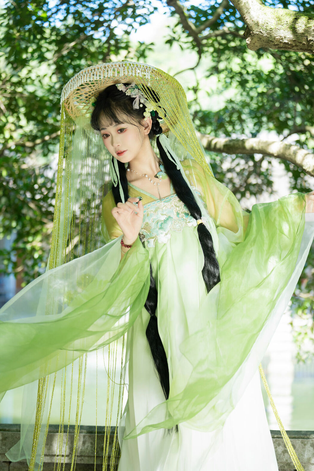 YiTuYu艺图语 Vol.10102 Jiao Yi Zhi Sui Sui (53P)