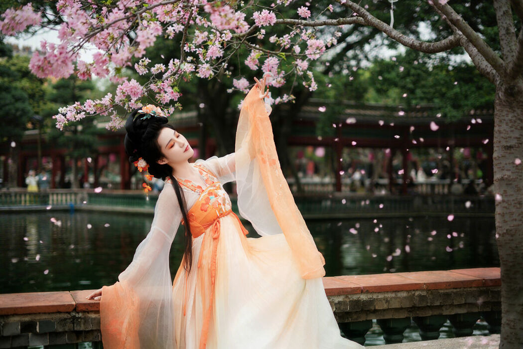 YiTuYu艺图语 Vol.10111 Yan Zi (19P)