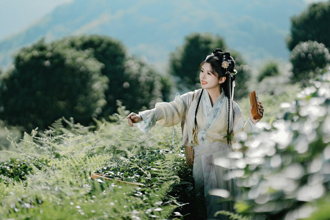YiTuYu艺图语 Vol.10099 Gui Hua Ya (23P)