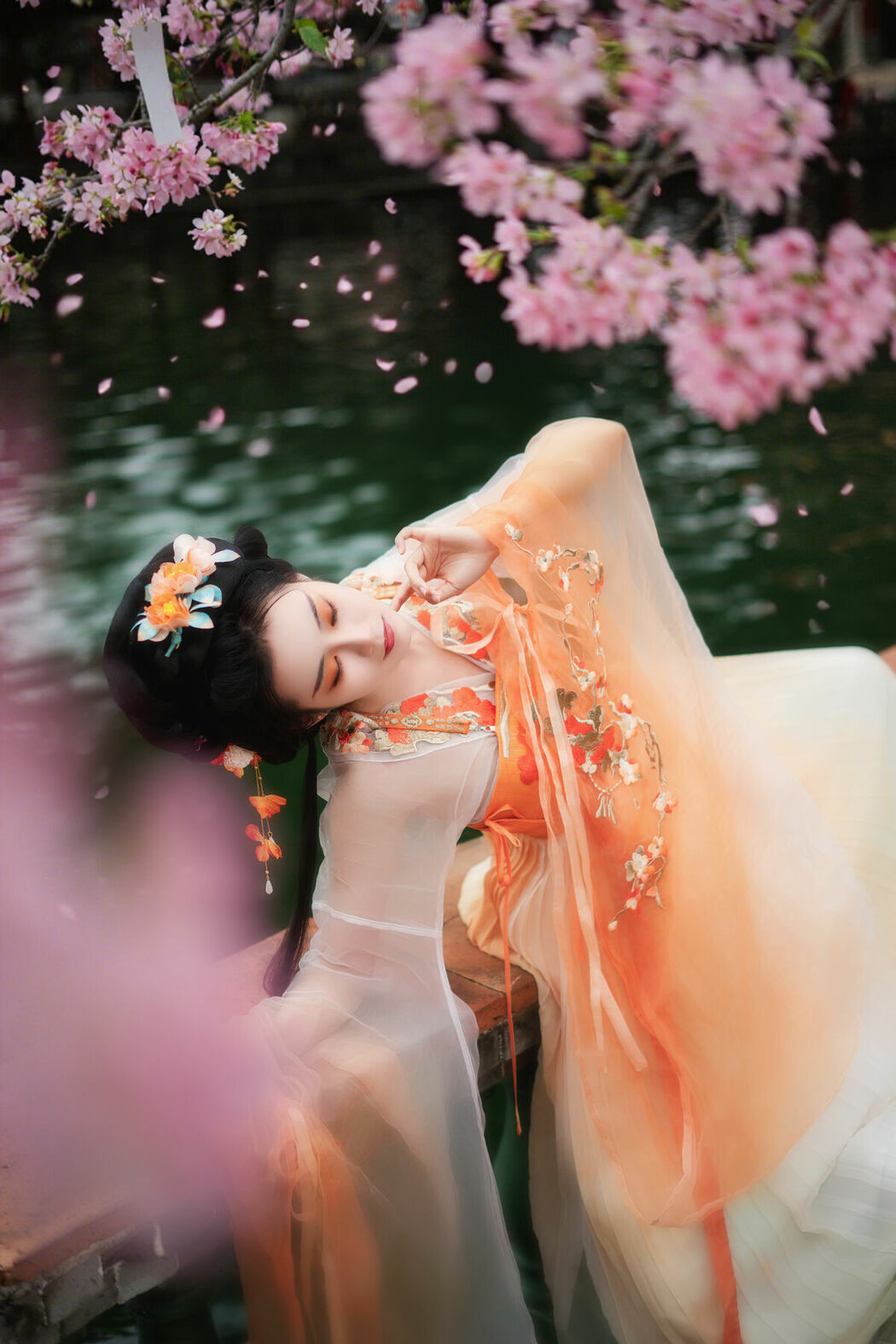 YiTuYu艺图语 Vol.10111 Yan Zi (19P)