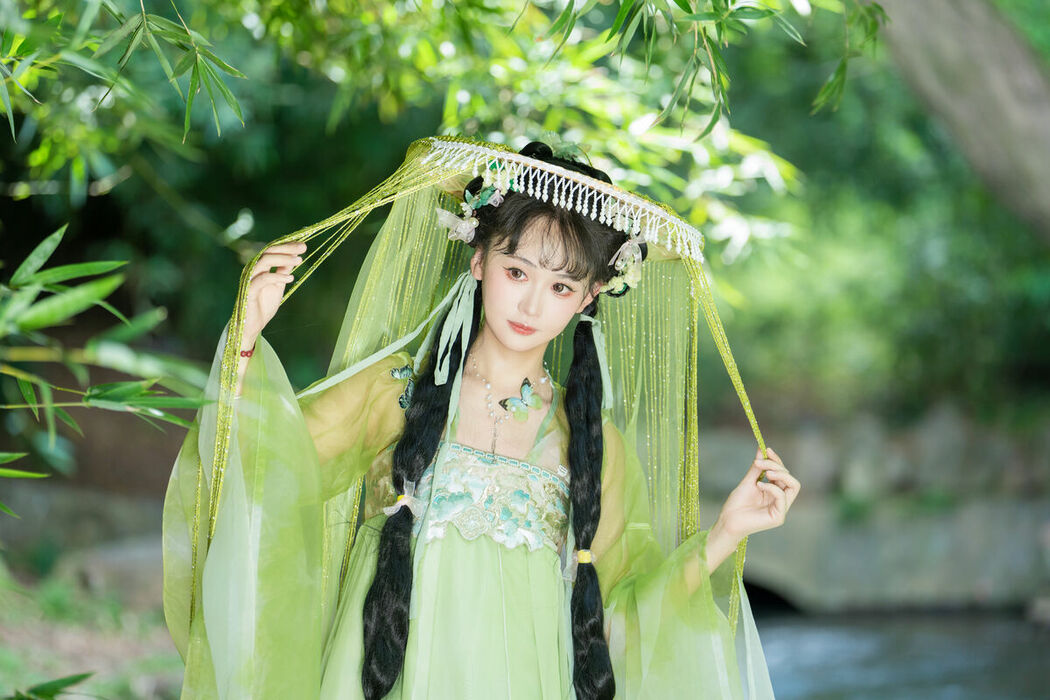 YiTuYu艺图语 Vol.10102 Jiao Yi Zhi Sui Sui (53P)