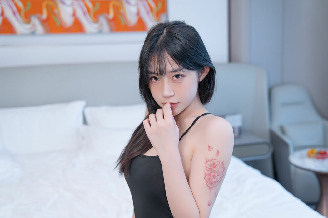YiTuYu艺图语 Vol.10112 Yi Yuan Tong Xue Jodie (73P)