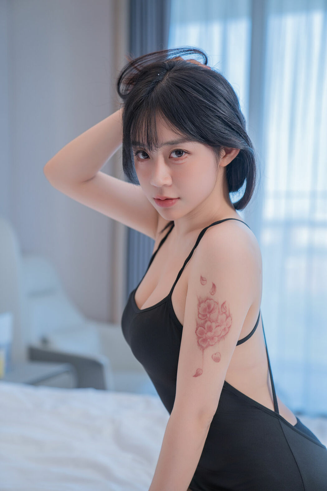YiTuYu艺图语 Vol.10112 Yi Yuan Tong Xue Jodie (73P)