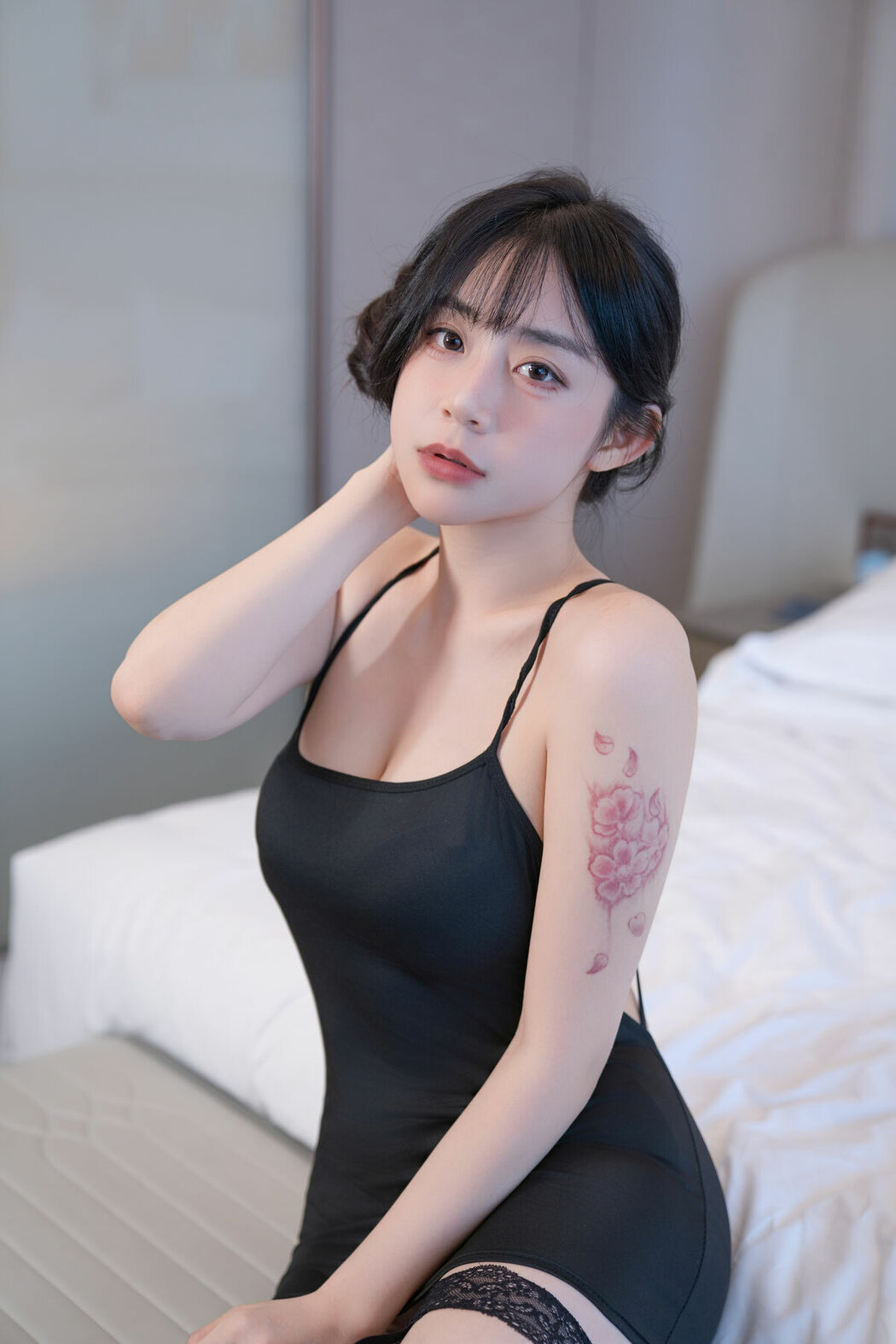 YiTuYu艺图语 Vol.10112 Yi Yuan Tong Xue Jodie (73P)
