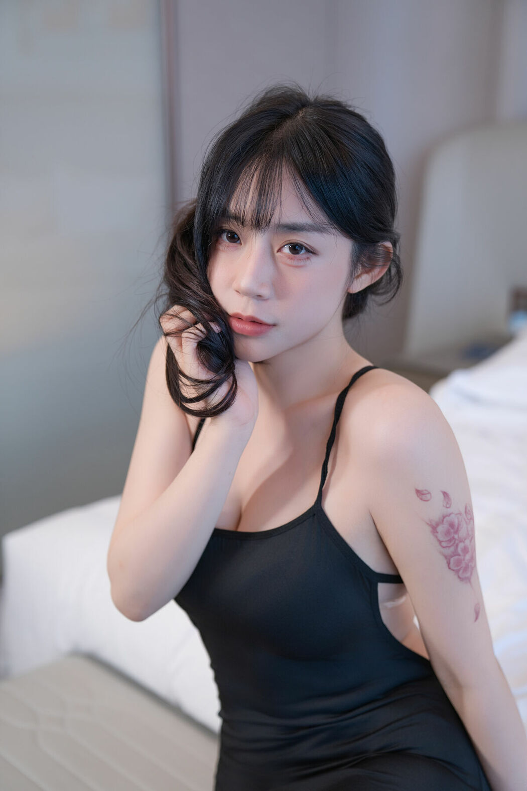 YiTuYu艺图语 Vol.10112 Yi Yuan Tong Xue Jodie (73P)