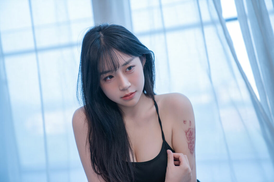 YiTuYu艺图语 Vol.10112 Yi Yuan Tong Xue Jodie (73P)