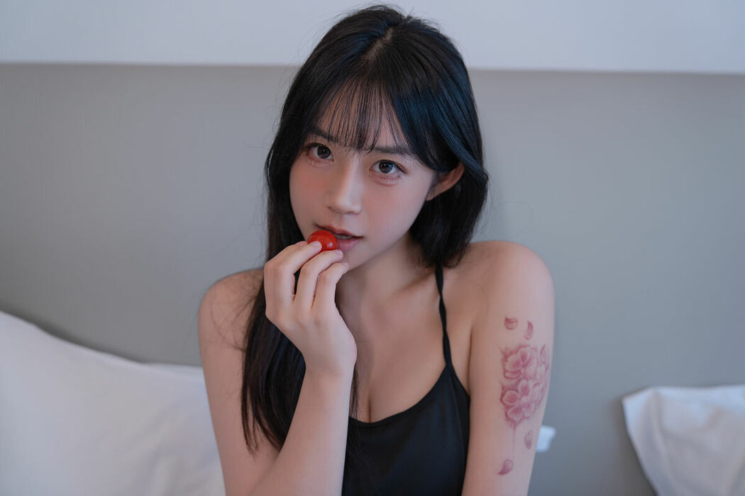 YiTuYu艺图语 Vol.10112 Yi Yuan Tong Xue Jodie (73P)