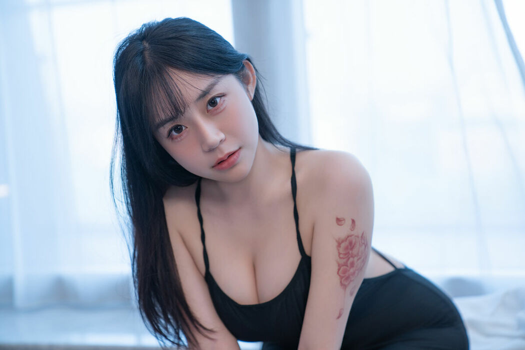 YiTuYu艺图语 Vol.10112 Yi Yuan Tong Xue Jodie (73P)