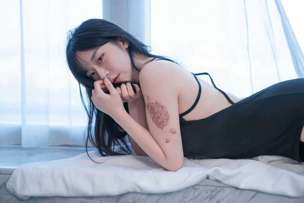 YiTuYu艺图语 Vol.10112 Yi Yuan Tong Xue Jodie (73P)