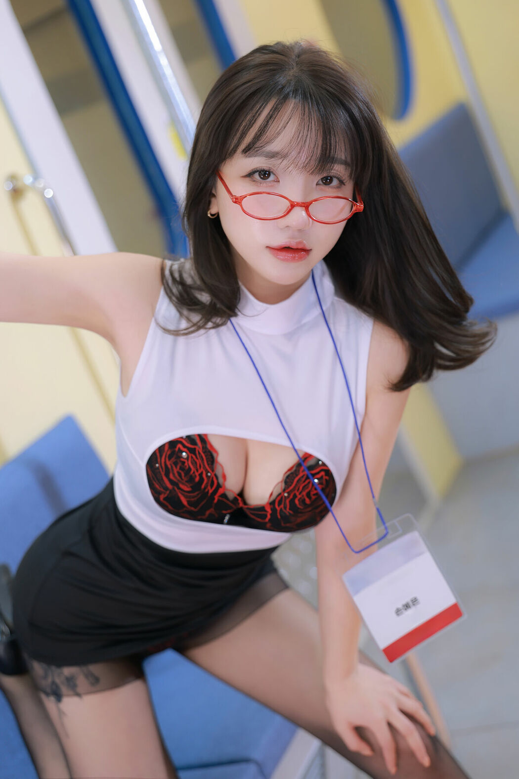 Son Ye-Eun 손예은 – Last Stop Part01 (56P – 2V)