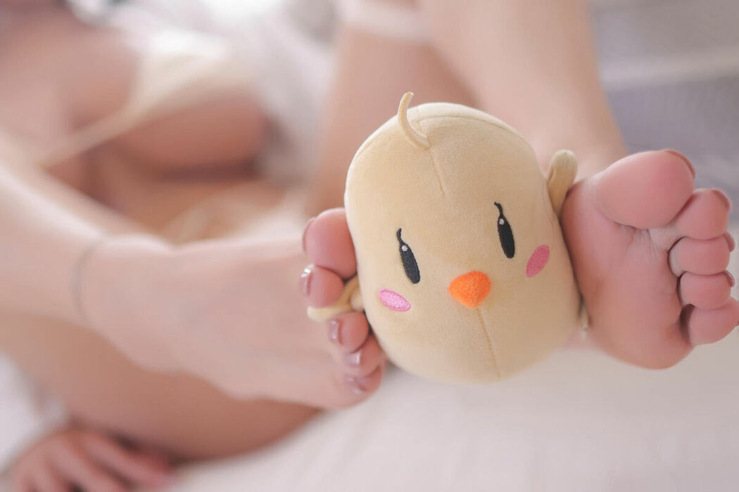 Coser@桜满三时 – 碧蓝航线 大凤 泳装 Part01 (69P)