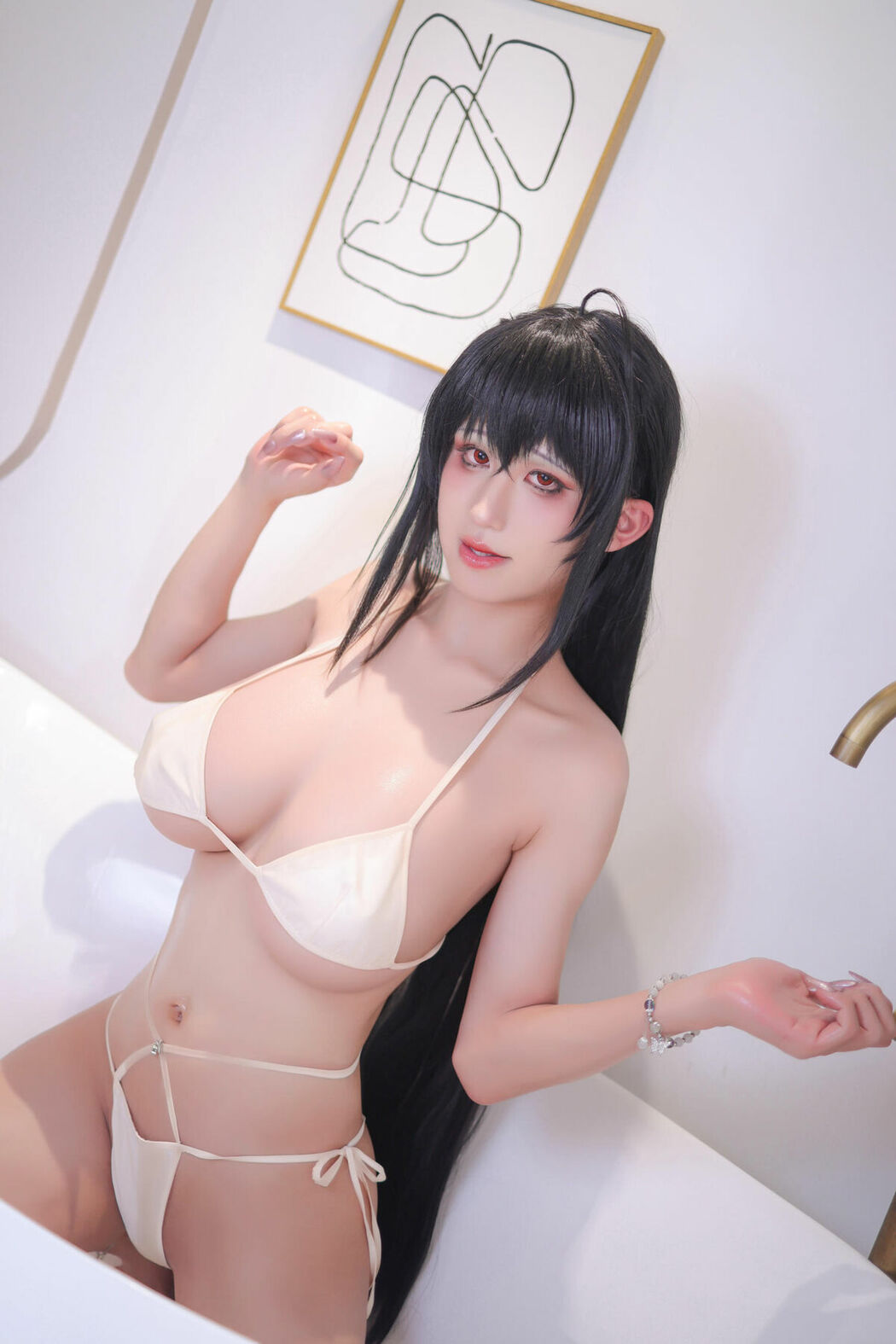 Coser@桜满三时 – 碧蓝航线 大凤 泳装 Part01 (69P)