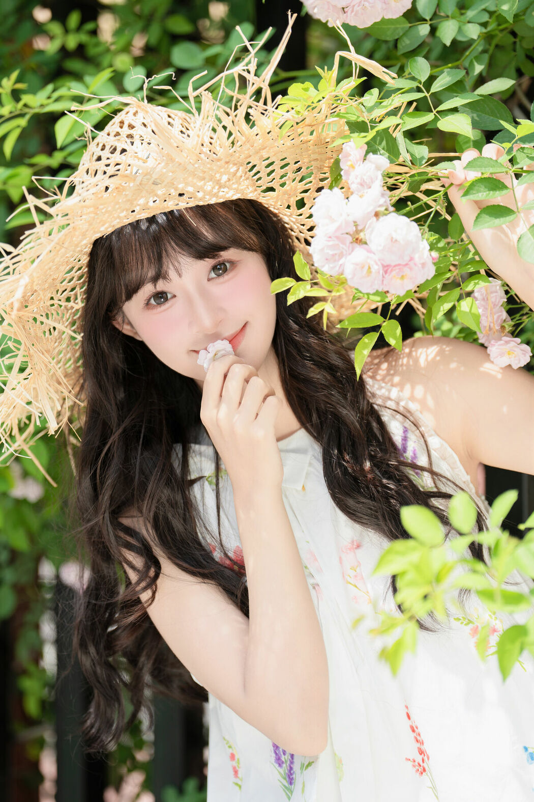 YiTuYu艺图语 Vol.10121 Xia Yu Xiao Nian (36P)