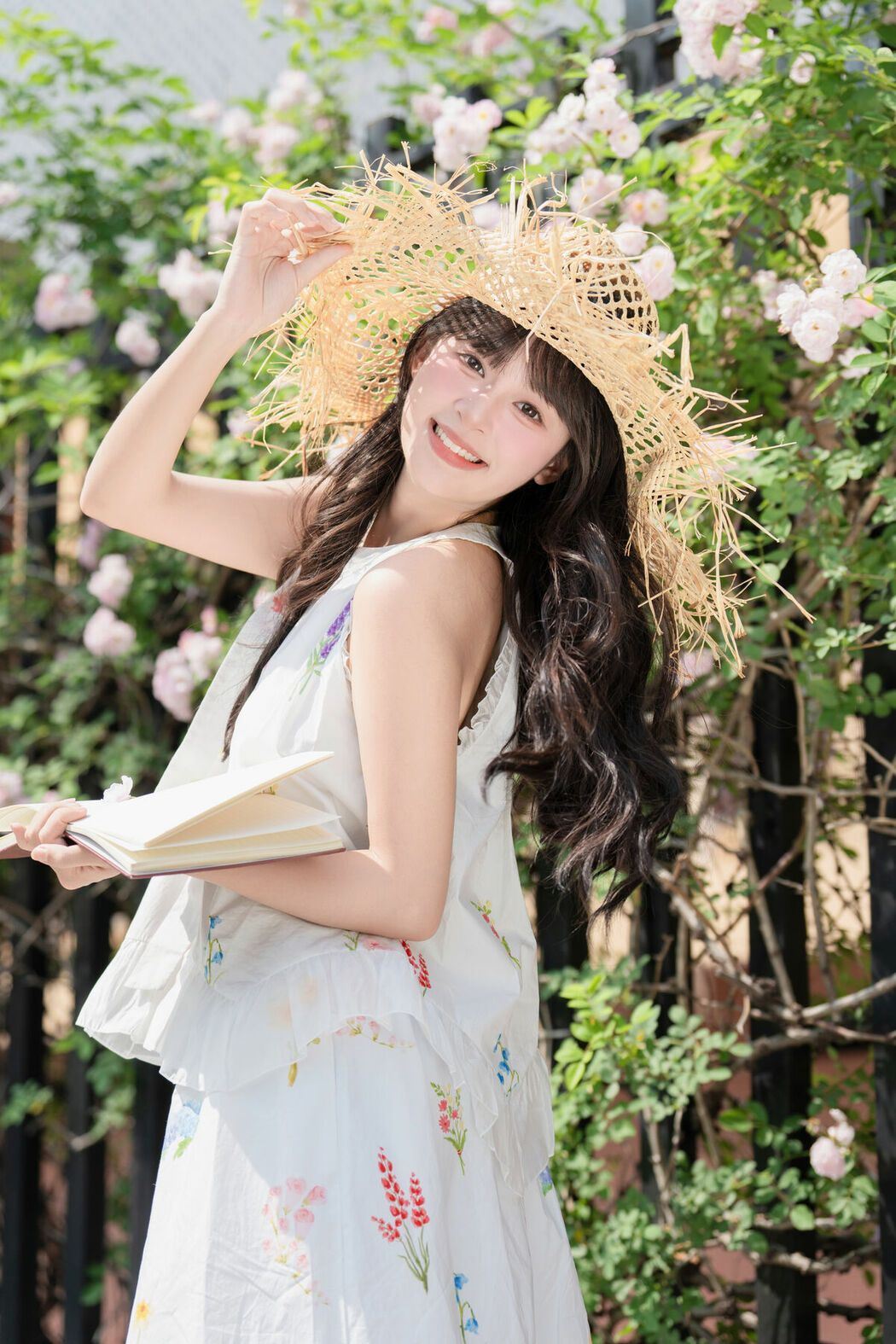 YiTuYu艺图语 Vol.10121 Xia Yu Xiao Nian (36P)