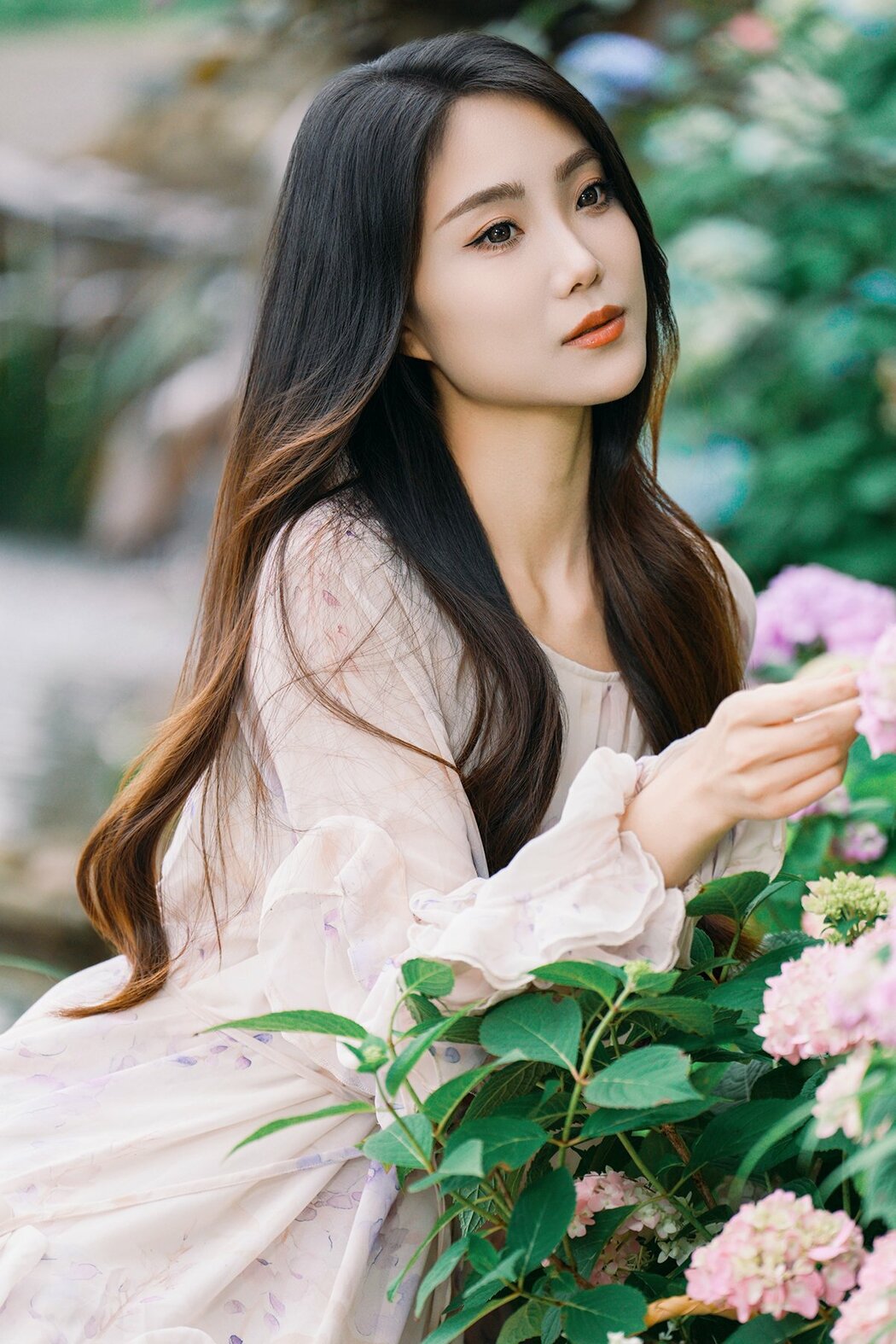 YiTuYu艺图语 Vol.10123 Ya (17P) Cover Photo