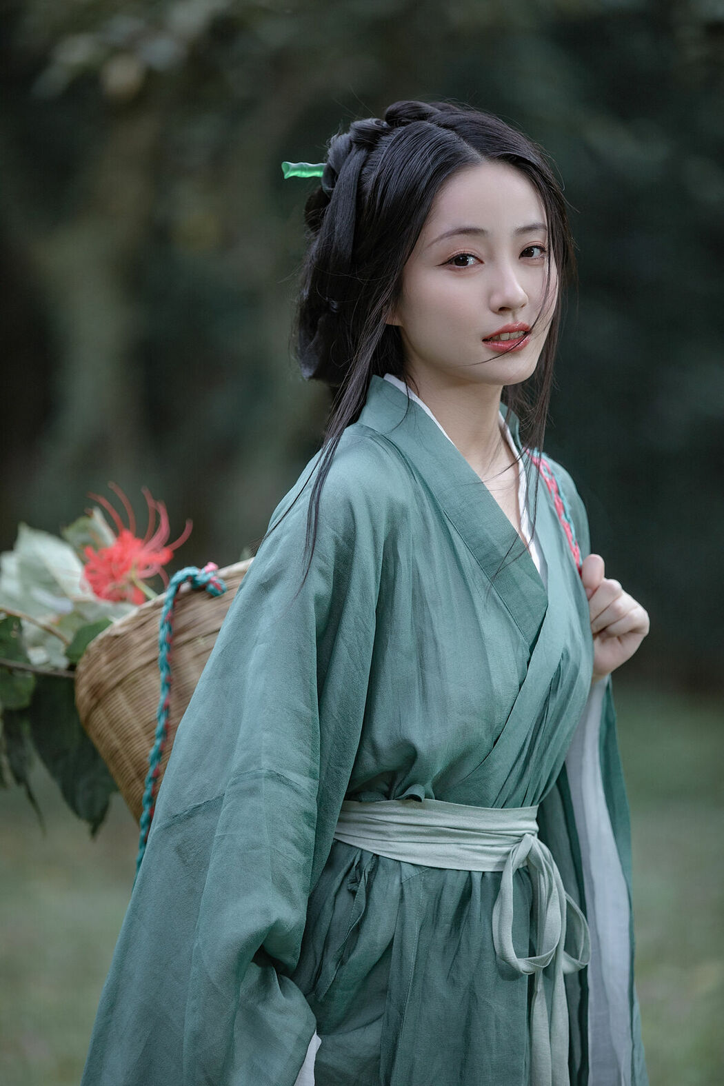 YiTuYu艺图语 Vol.10122 Xiao Wen Nuan Xiang Yao Ge Da Tai Yang (18P)