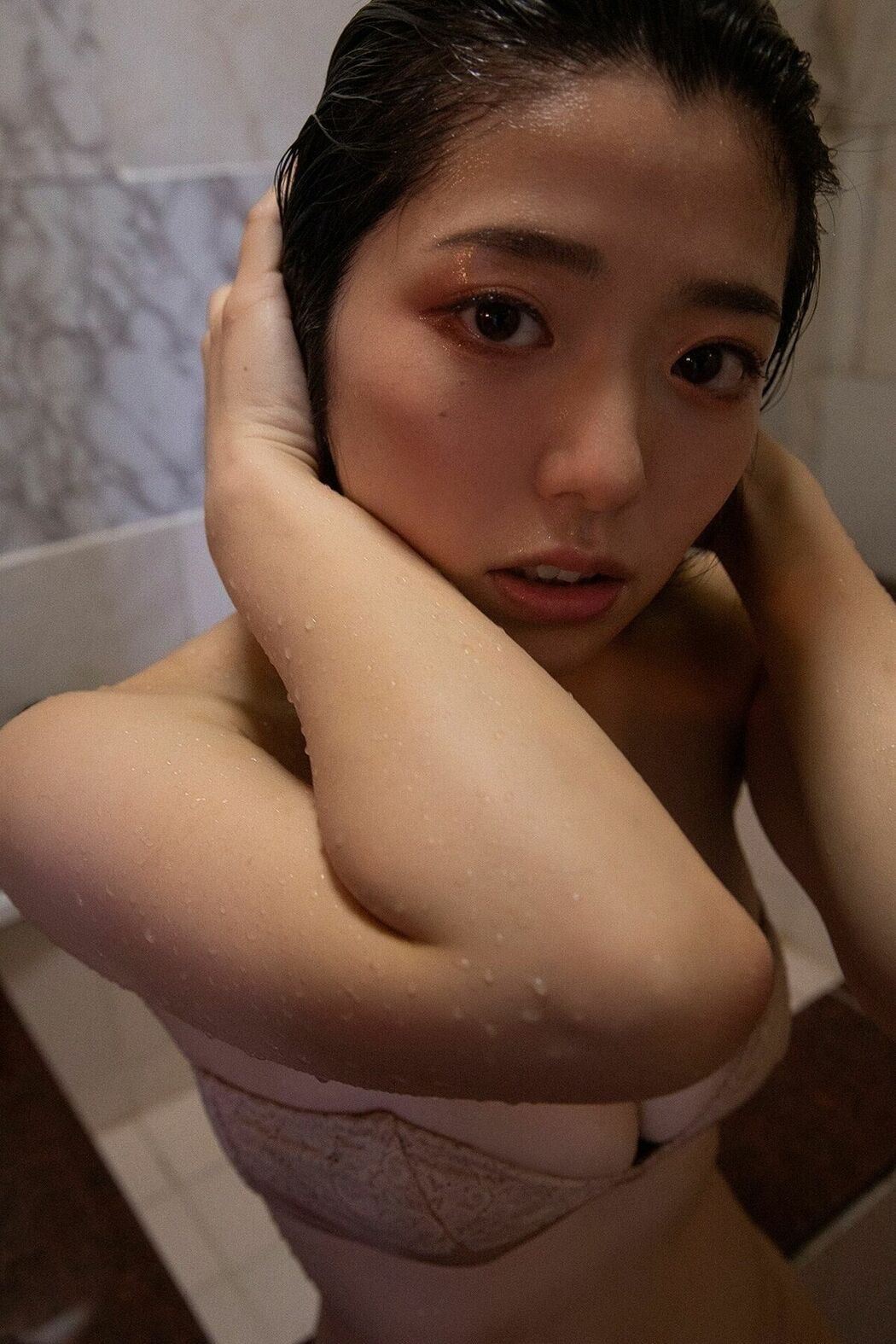 JP Kana Yamada 山田かな – FLASHデジタル写真集 甘い罠 (72P)