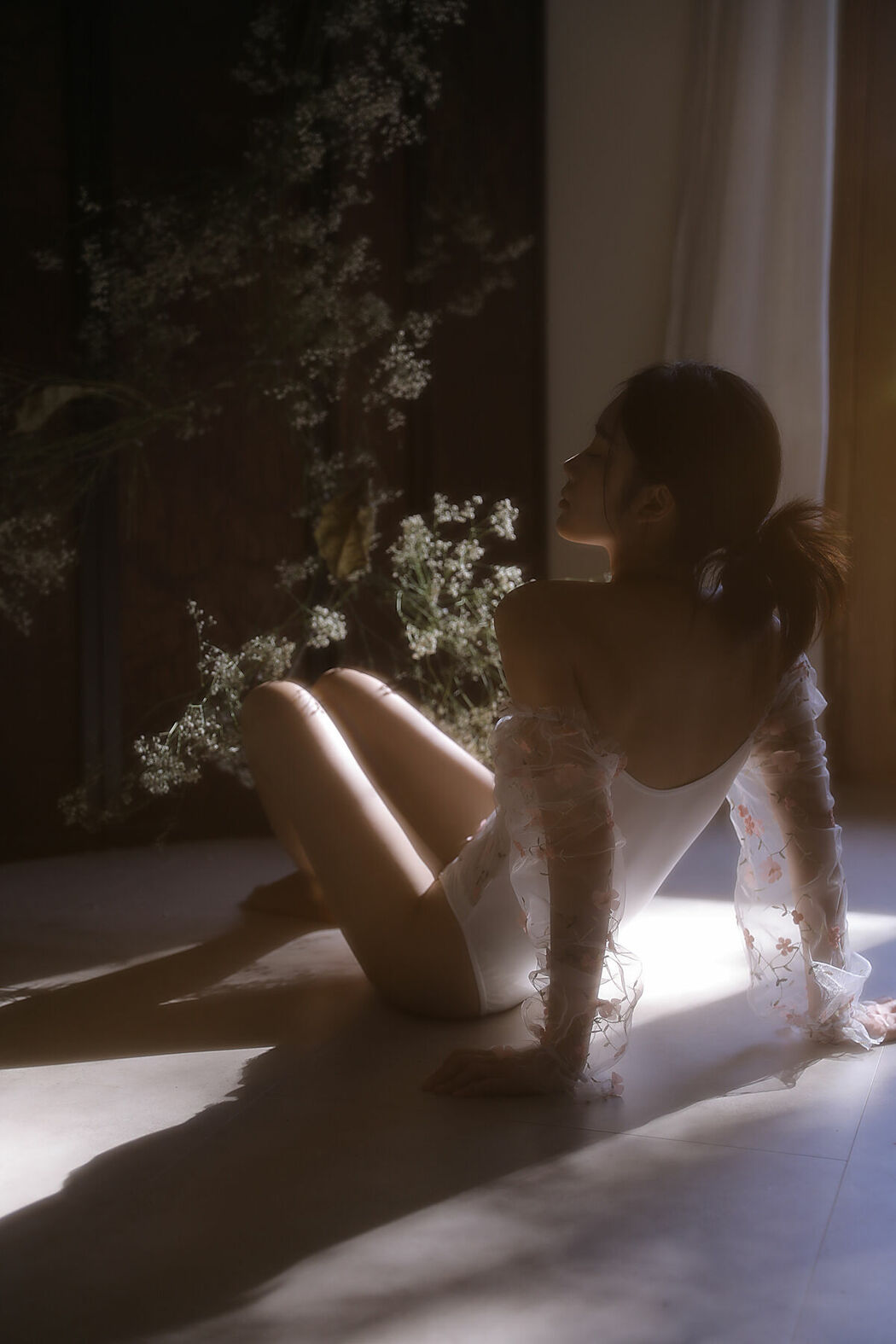 YiTuYu艺图语 Vol.10130 Liu Liu (16P)