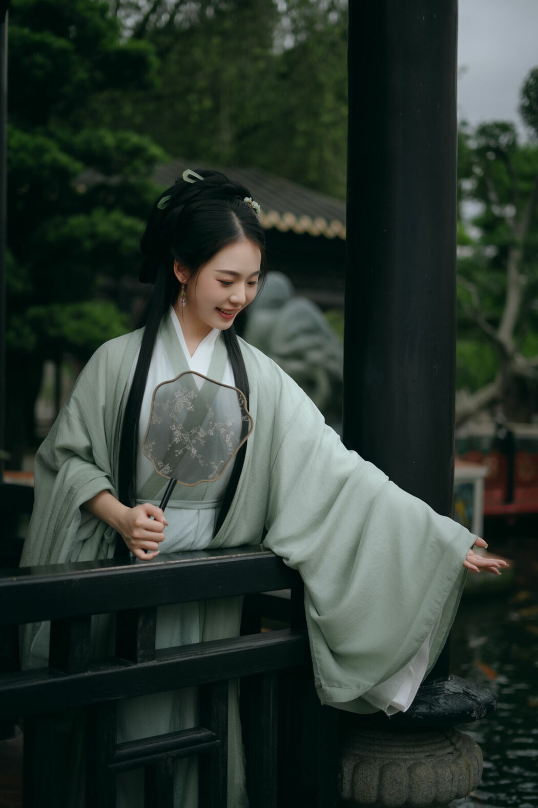 YiTuYu艺图语 Vol.10134 Zuan Shi (17P)