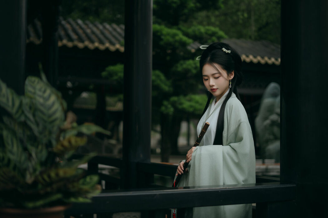 YiTuYu艺图语 Vol.10134 Zuan Shi (17P)