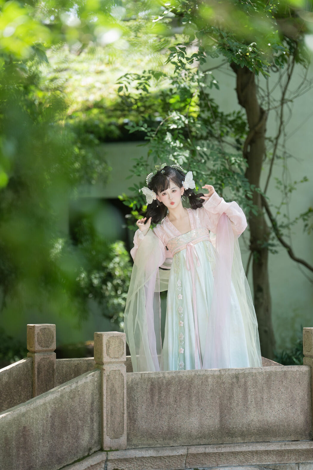YiTuYu艺图语 Vol.10138 Jiao Yi Zhi Sui Sui (40P)