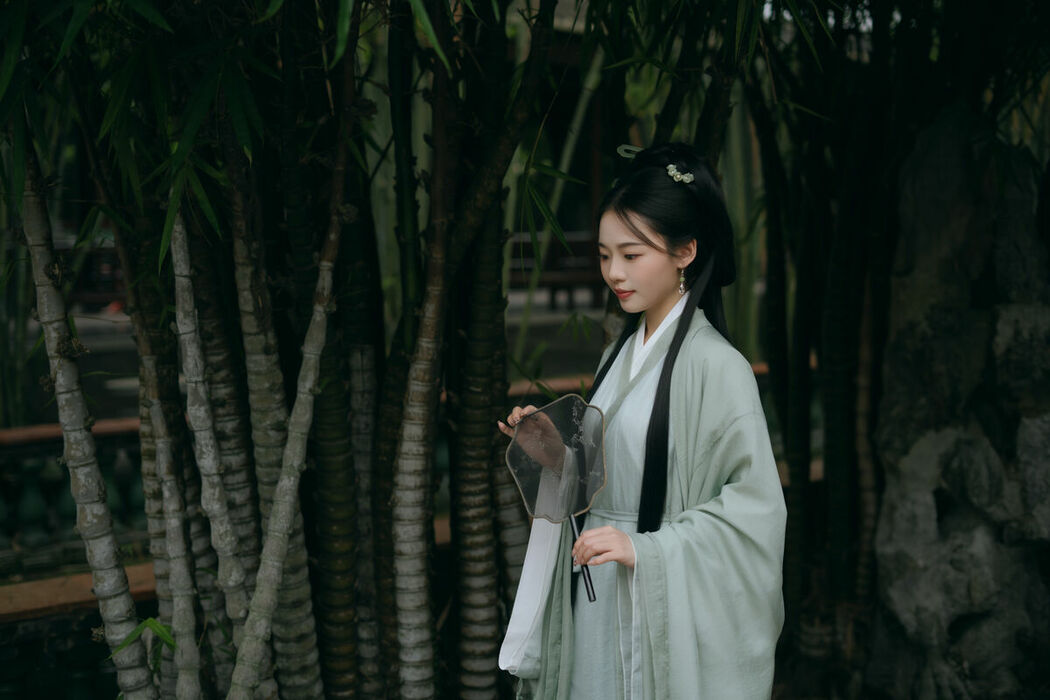 YiTuYu艺图语 Vol.10134 Zuan Shi (17P)
