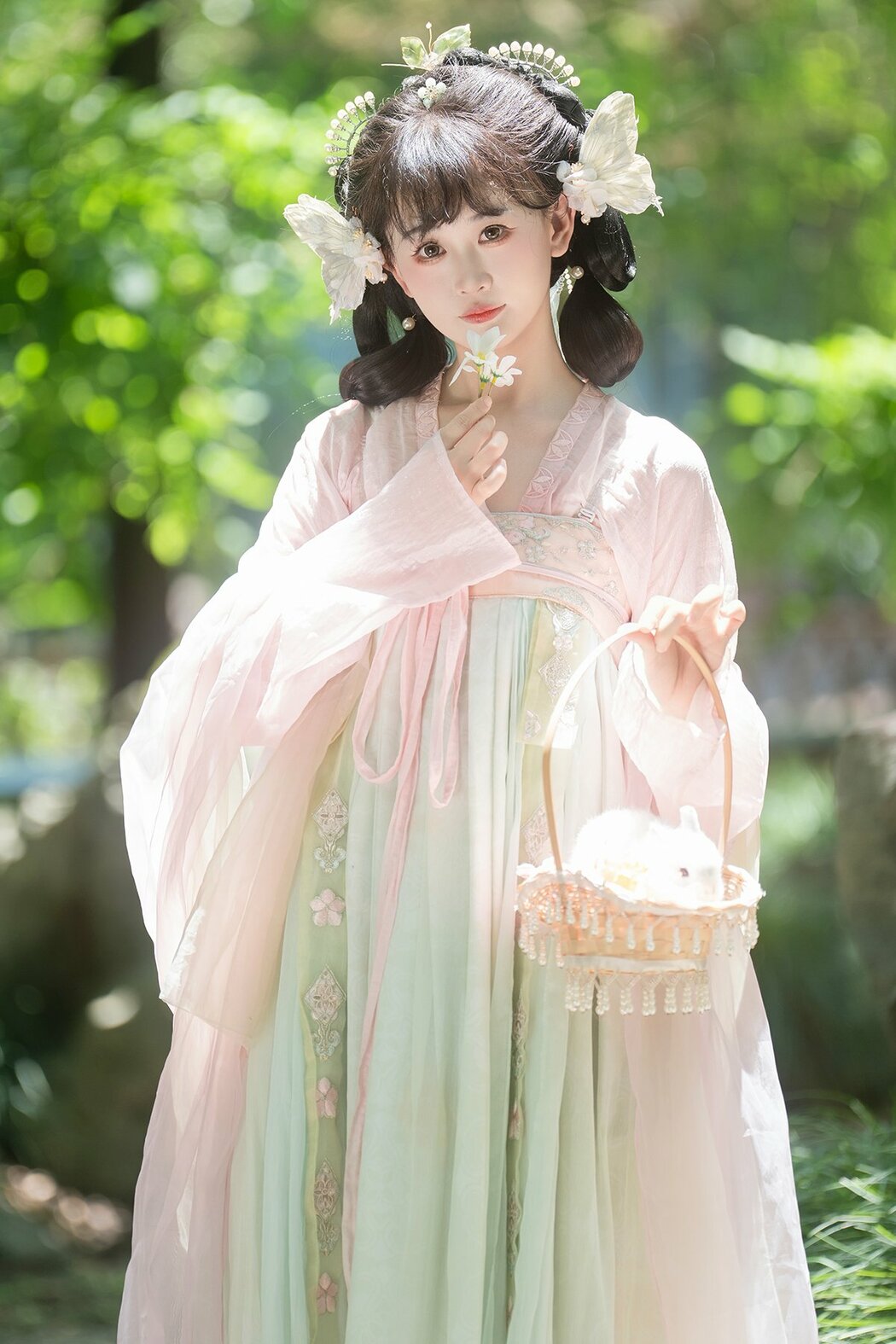 YiTuYu艺图语 Vol.10138 Jiao Yi Zhi Sui Sui (40P) Cover Photo