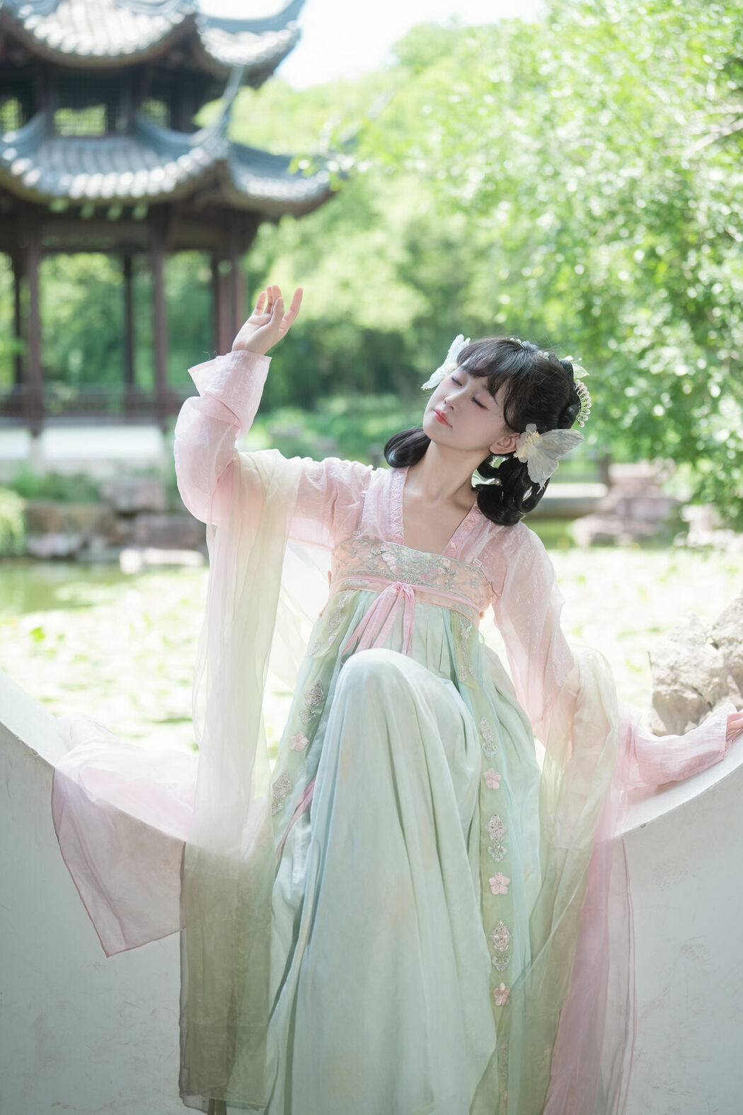 YiTuYu艺图语 Vol.10138 Jiao Yi Zhi Sui Sui (40P)