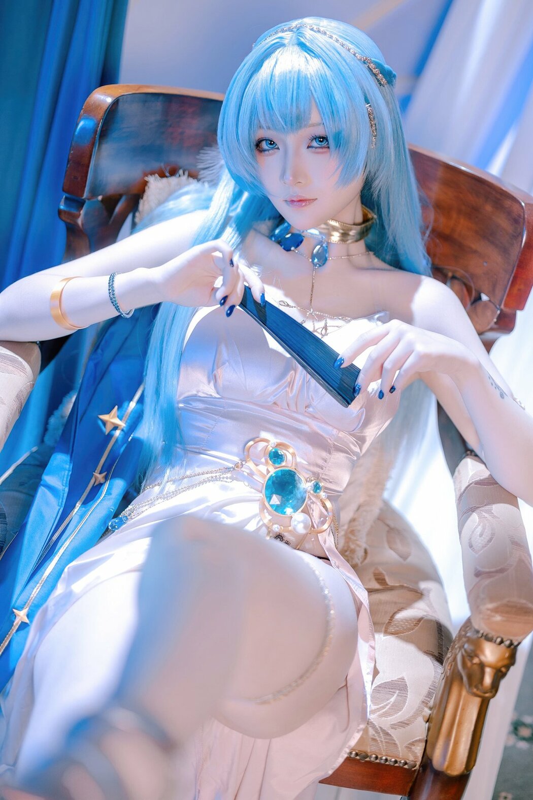 Coser@屿鱼 – 胜利女神 妮姬 海伦 礼服 (61P) Cover Photo