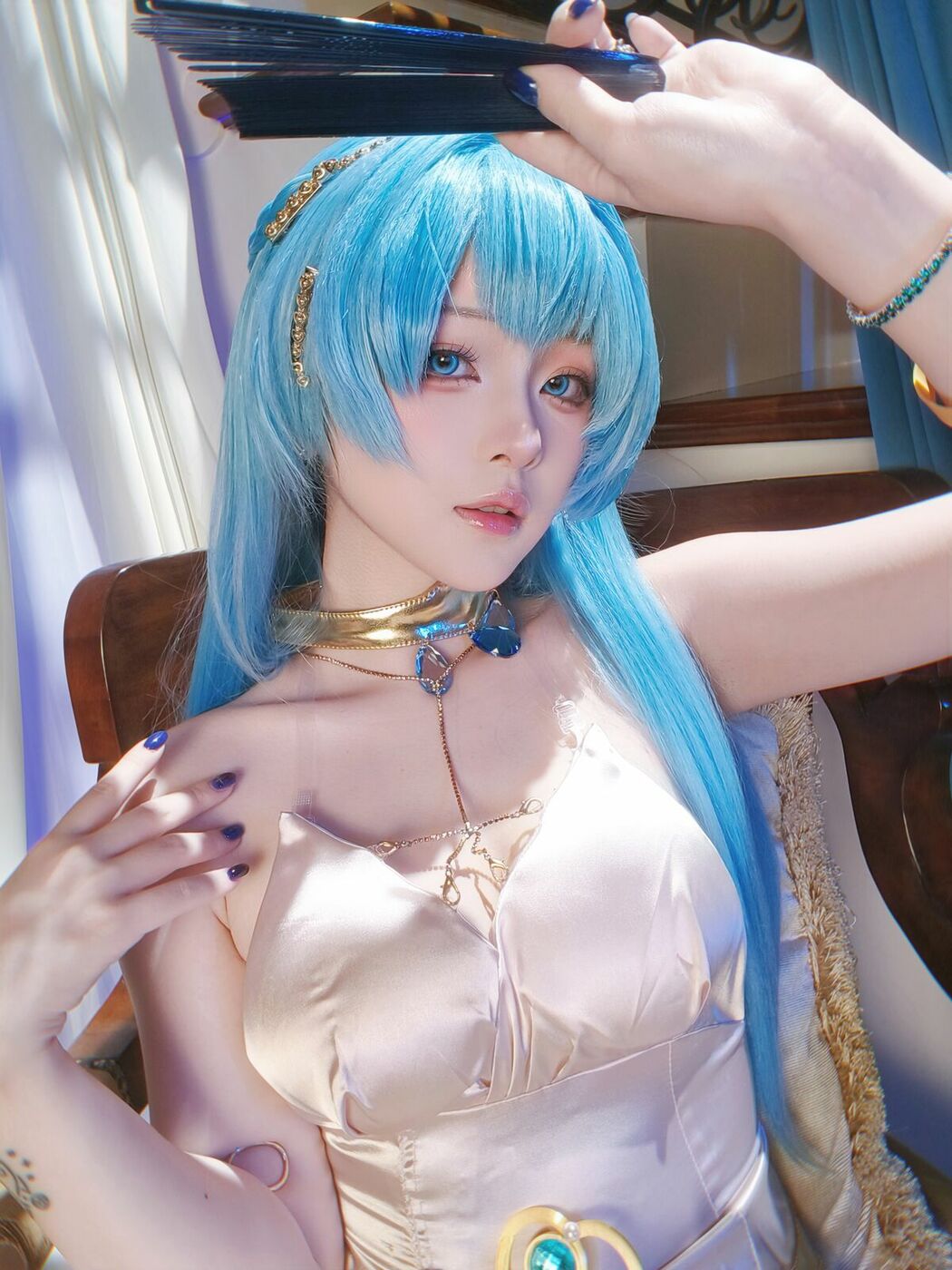 Coser@屿鱼 – 胜利女神 妮姬 海伦 礼服 (61P)