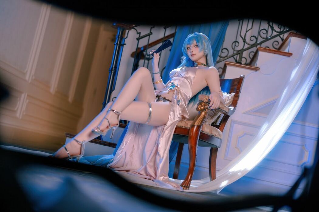 Coser@屿鱼 – 胜利女神 妮姬 海伦 礼服 (61P)